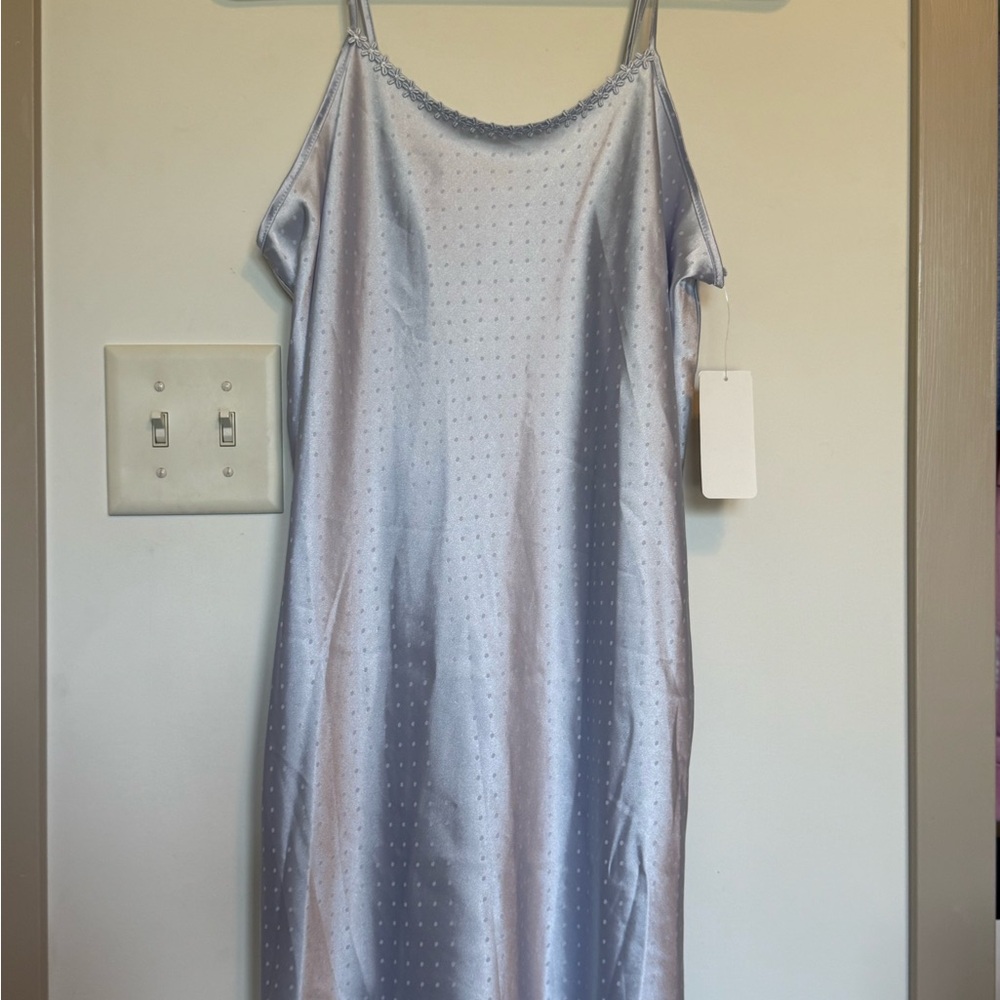 Flora by Flora Nikrooz NWT Paige Jacquard Dot Satin Chemise Periwinkle Medium - Picture 2 of 5